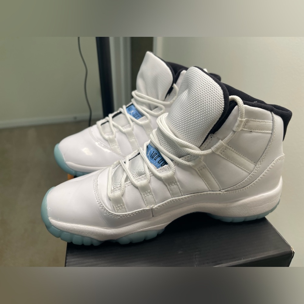 Air Jordan 11 Retro Legend Blue boys 5.5 womens 7. Only warn twice!